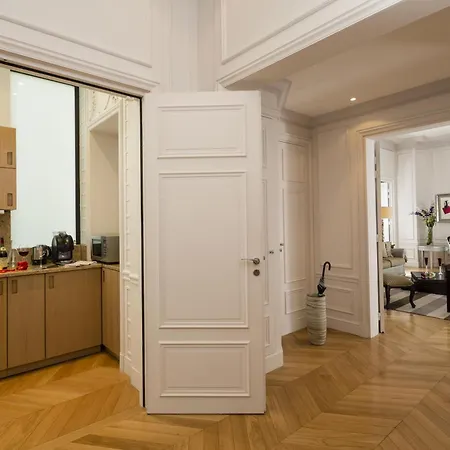 Hotel Majestic - Champs Elysées 5*