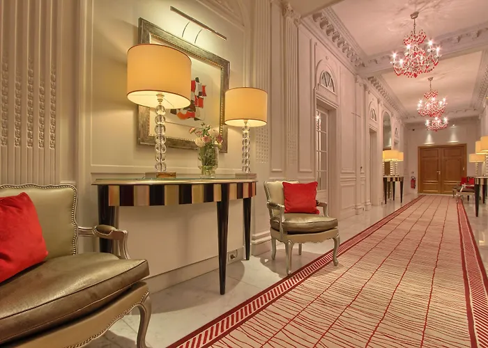 Hotel Majestic - Champs Elysées 5*