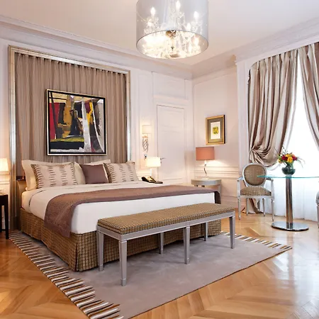 Majestic - Champs Elysees מלון 5*