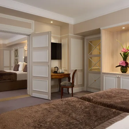 Hotel Majestic - Champs Elysées 5*