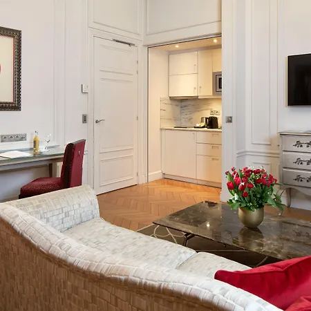 Hotel Majestic - Champs Elysées 5*