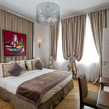 Hotel Majestic - Champs Elysées 5*