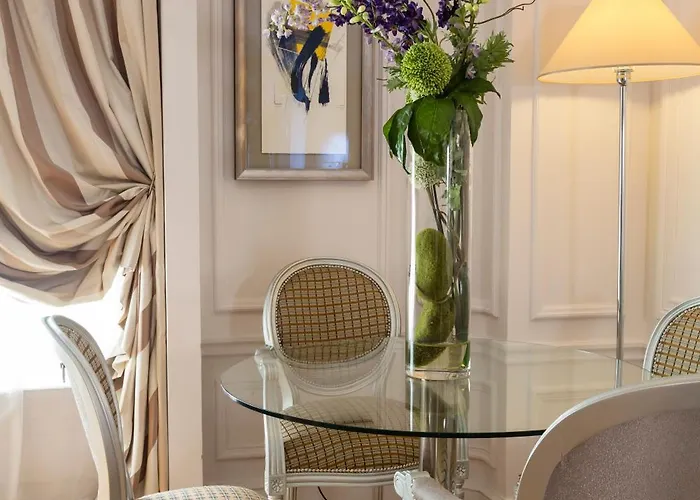 Majestic - Champs Elysees Otel